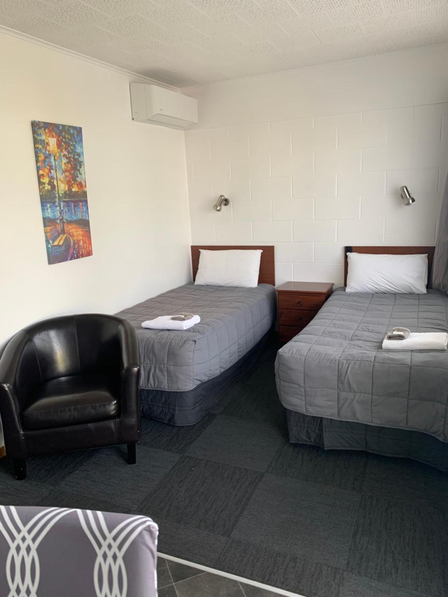Brooklyne Motel Sanson エクステリア 写真